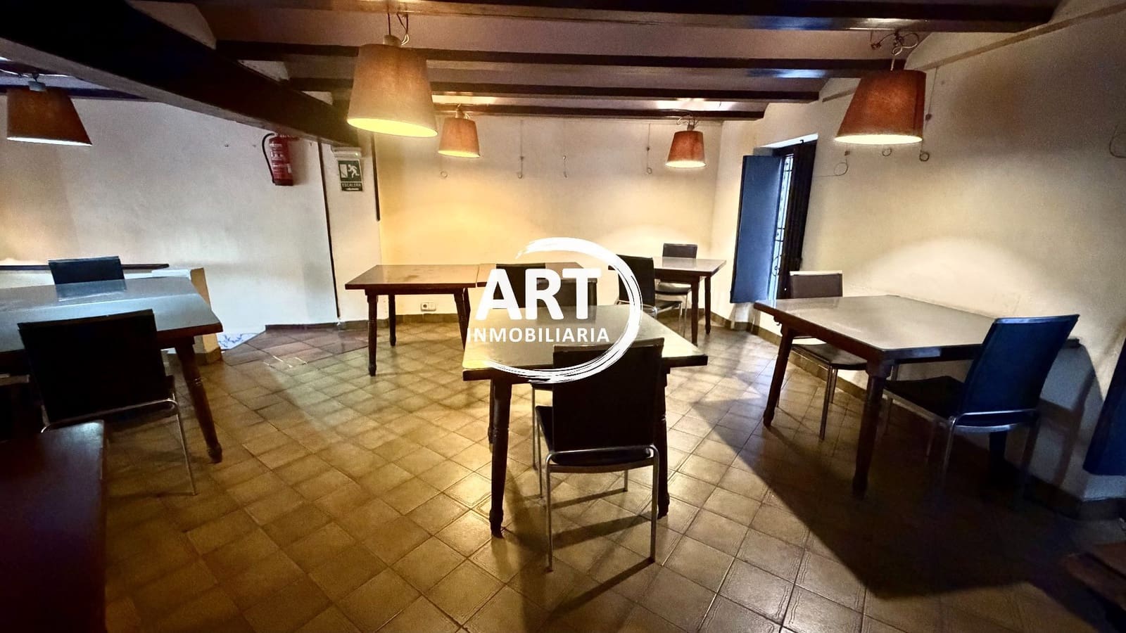 Kommersiell til salgs i Valencia by - € 249 000 (Ref: 10160913)