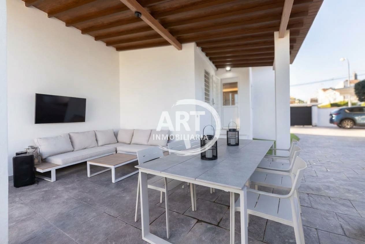 3 bedroom Villa for sale in L'Eliana with pool garage - € 585,000 (Ref: 10166072)
