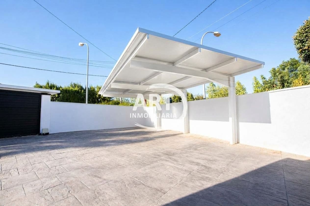 3 bedroom Villa for sale in L'Eliana with pool garage - € 585,000 (Ref: 10166072)
