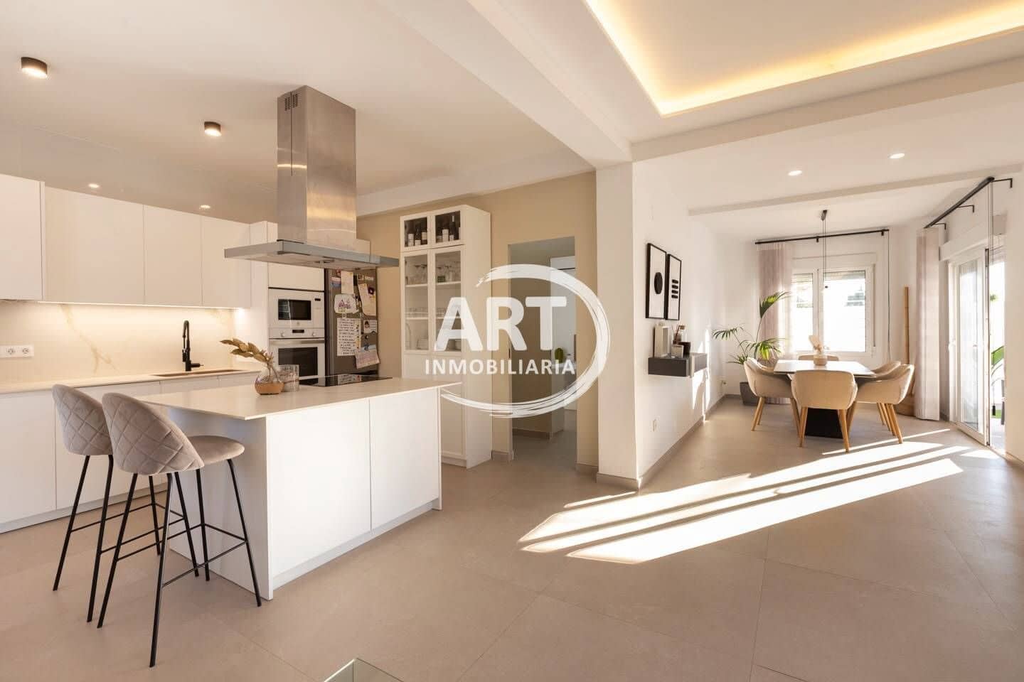 3 bedroom Villa for sale in L'Eliana with pool garage - € 585,000 (Ref: 10166072)