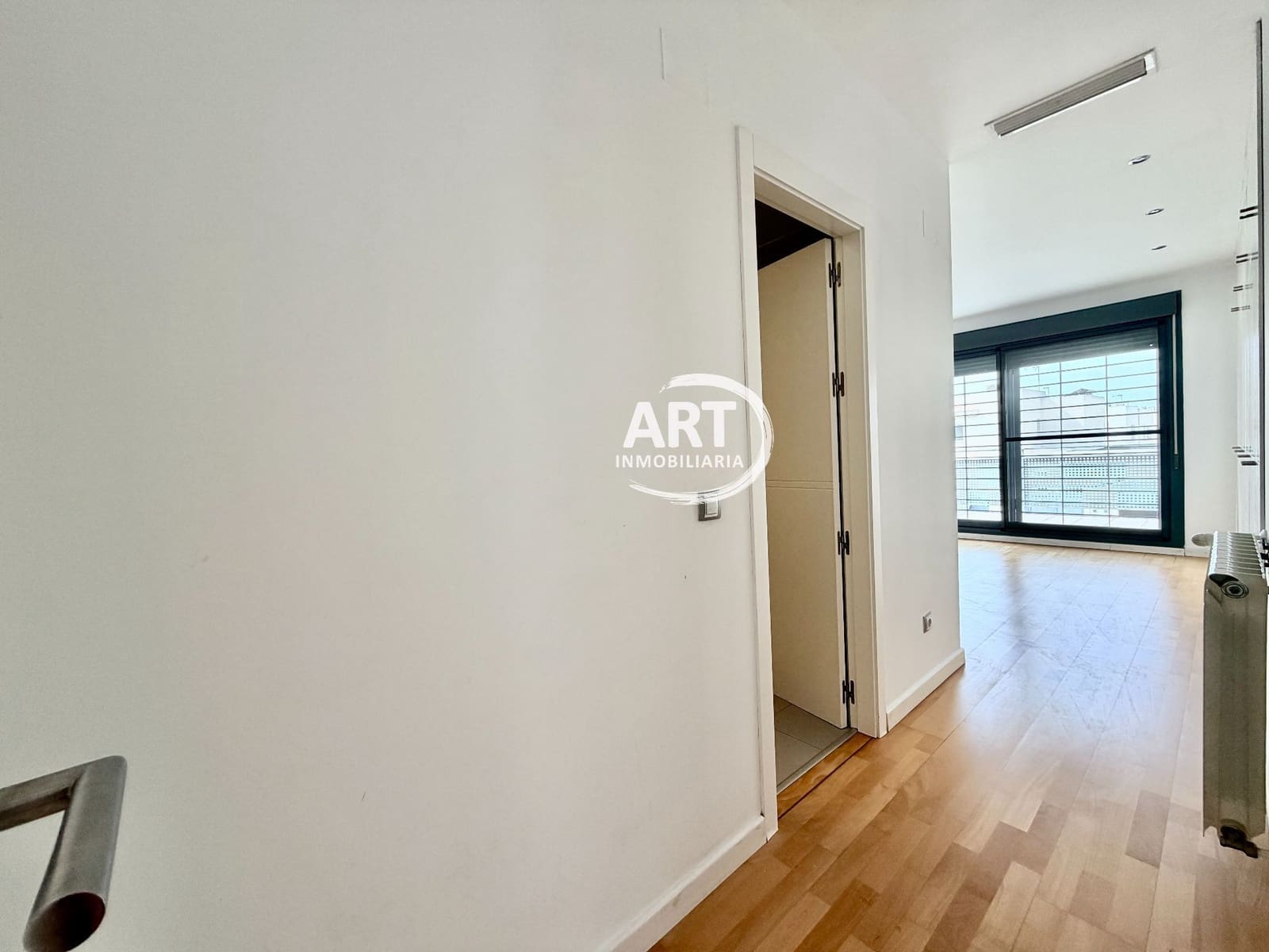 Chalet de 3 habitaciones en La Pobla de Vallbona en venta con piscina garaje - 520.000 € (Ref: 10168140)