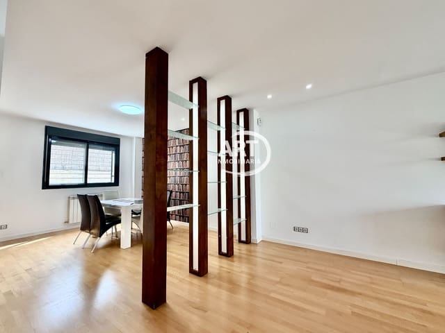 Chalet de 3 habitaciones en La Pobla de Vallbona en venta con piscina garaje - 520.000 € (Ref: 10168140)