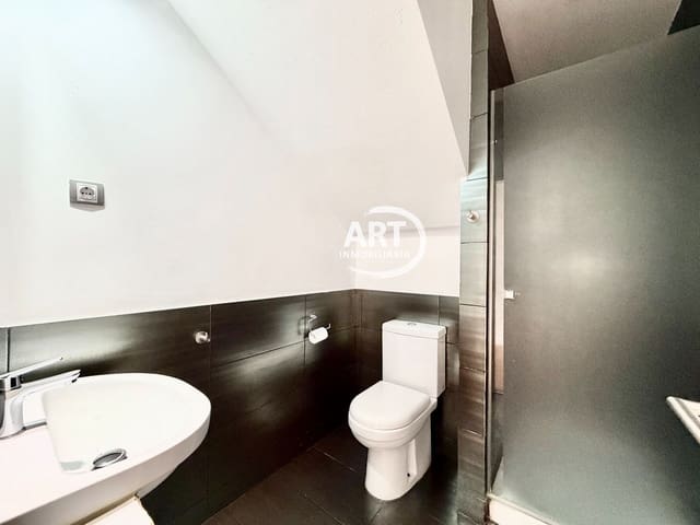 Chalet de 3 habitaciones en La Pobla de Vallbona en venta con piscina garaje - 520.000 € (Ref: 10168140)