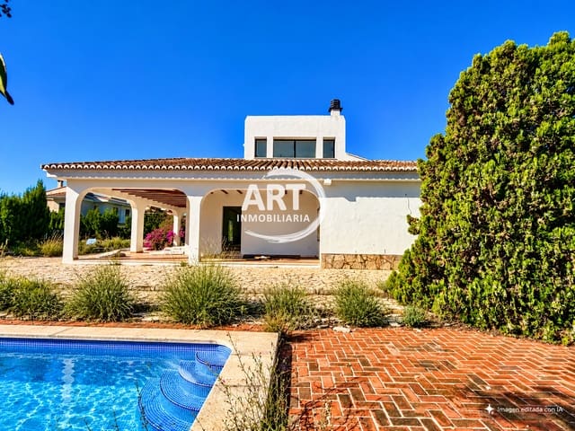 Chalet de 4 habitaciones en Náquera en venta con piscina - 650.000 € (Ref: 10174344)