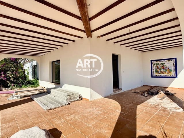 Chalet de 4 habitaciones en Náquera en venta con piscina - 650.000 € (Ref: 10174344)