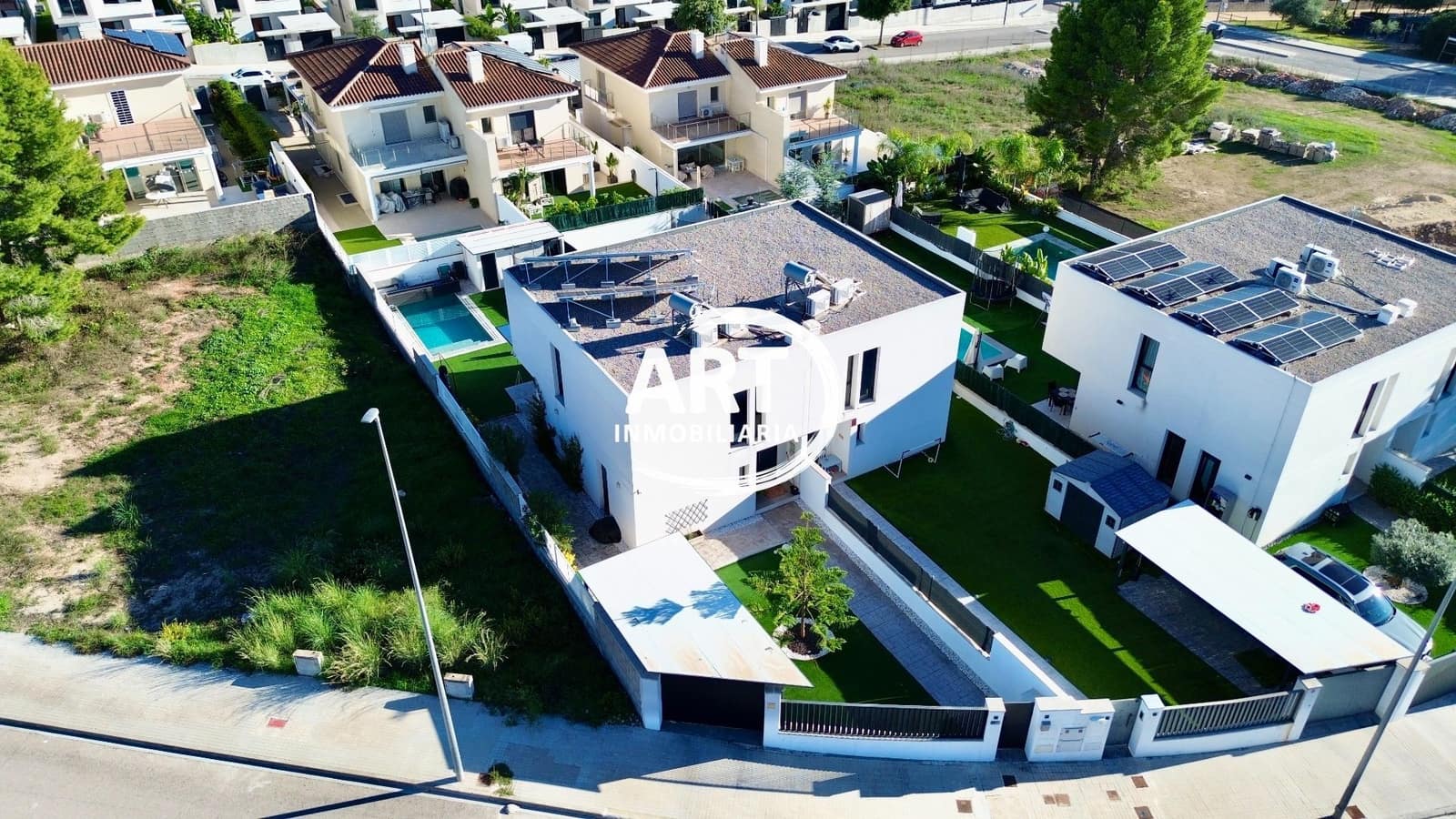 Chalet de 4 habitaciones en San Antonio de Benagéber en venta con piscina garaje - 580.000 € (Ref: 10174345)