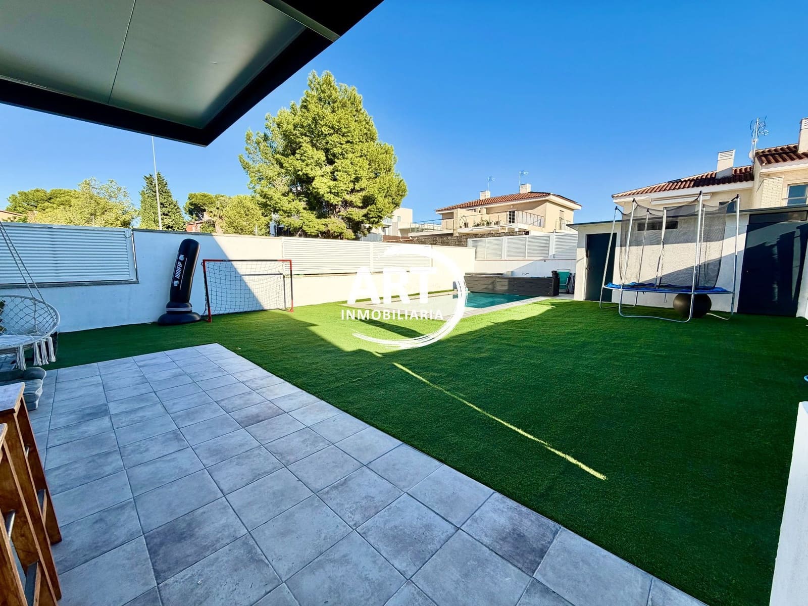 Chalet de 4 habitaciones en San Antonio de Benagéber en venta con piscina garaje - 580.000 € (Ref: 10174345)