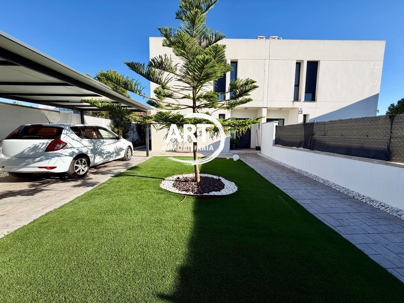Chalet de 4 habitaciones en San Antonio de Benagéber en venta con piscina garaje - 580.000 € (Ref: 10174345)