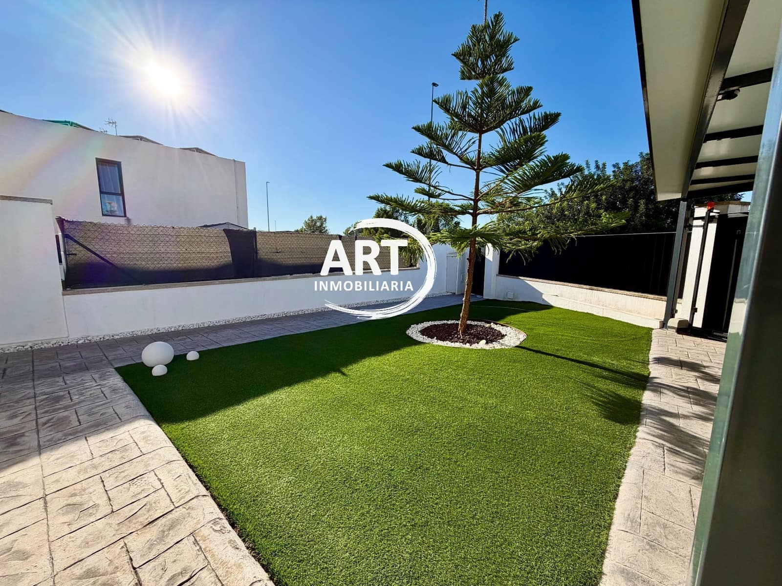 Chalet de 4 habitaciones en San Antonio de Benagéber en venta con piscina garaje - 580.000 € (Ref: 10174345)