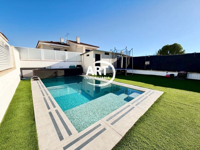 Chalet de 4 habitaciones en San Antonio de Benagéber en venta con piscina garaje - 580.000 € (Ref: 10174345)