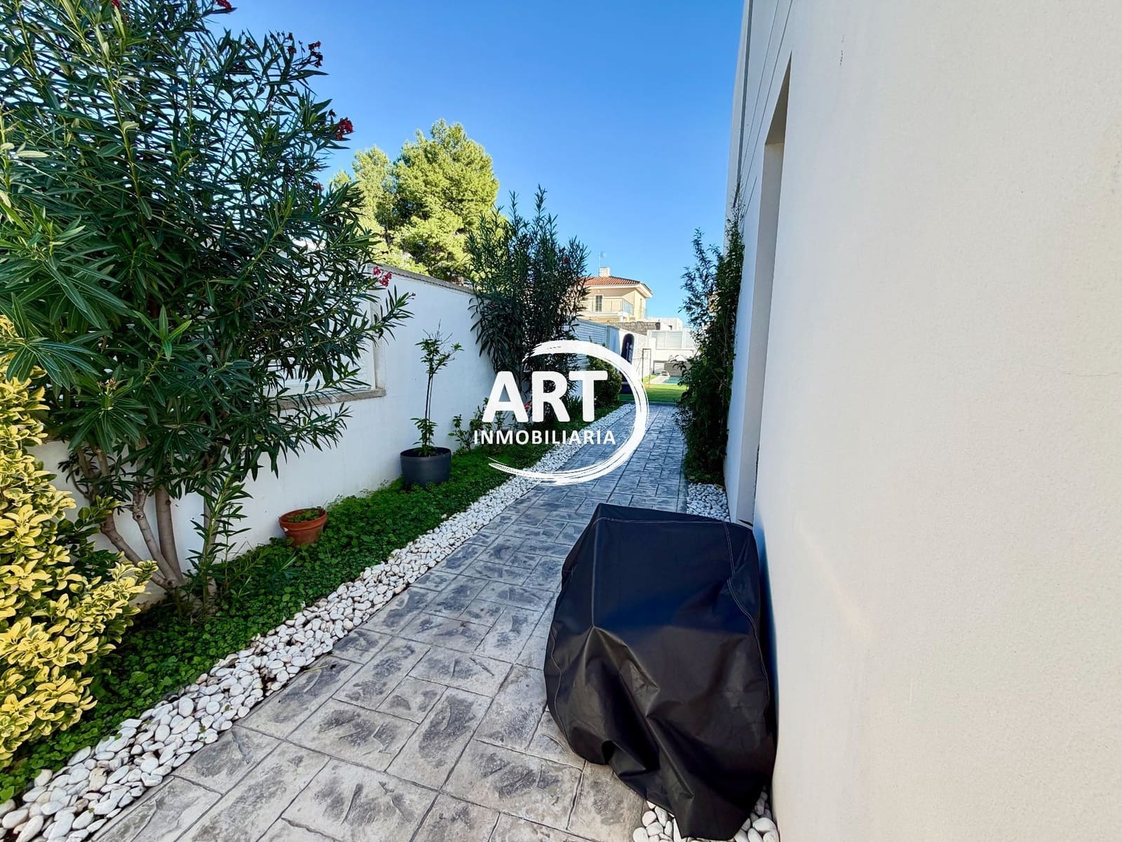 Chalet de 4 habitaciones en San Antonio de Benagéber en venta con piscina garaje - 580.000 € (Ref: 10174345)
