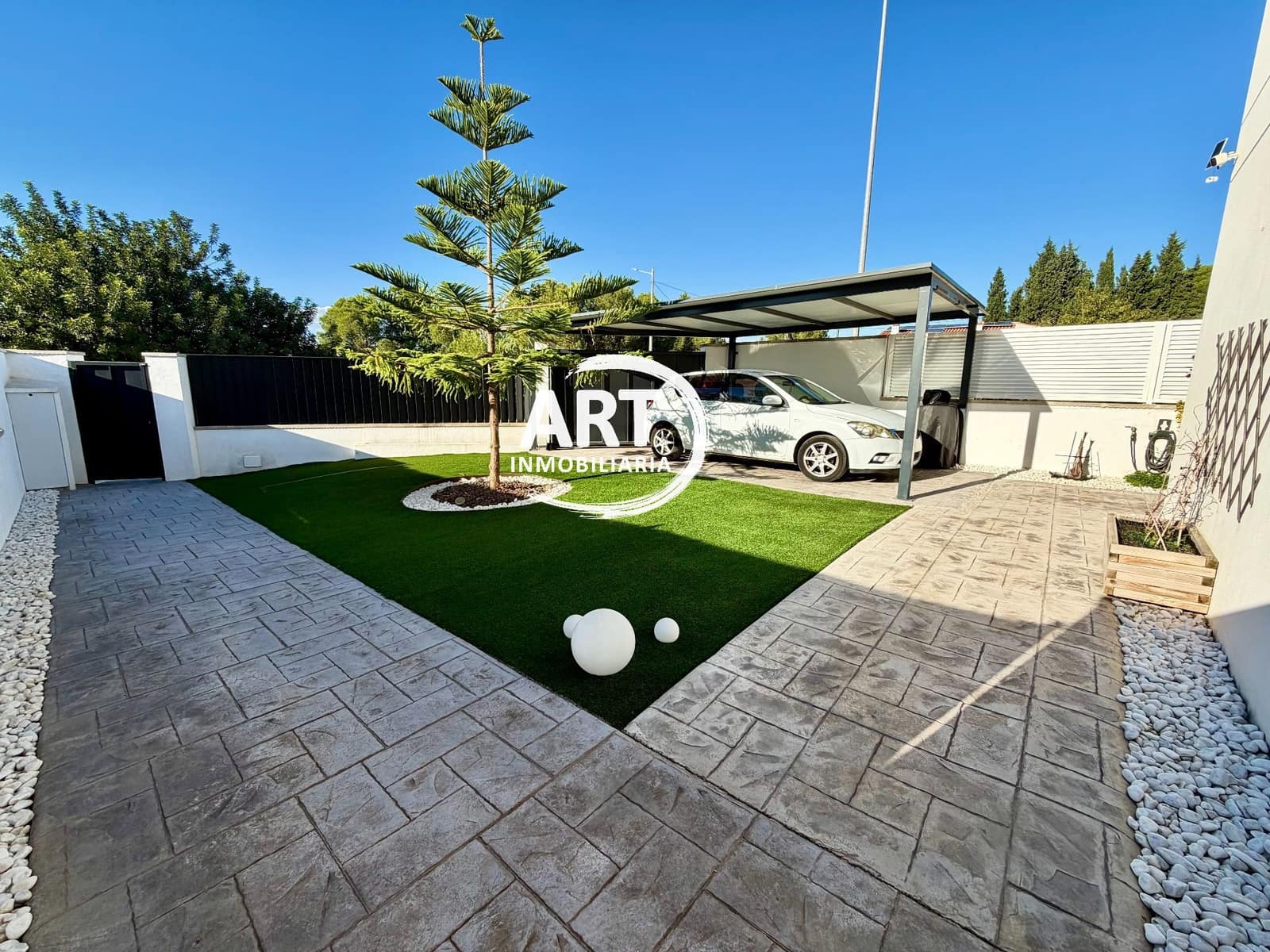 Chalet de 4 habitaciones en San Antonio de Benagéber en venta con piscina garaje - 580.000 € (Ref: 10174345)