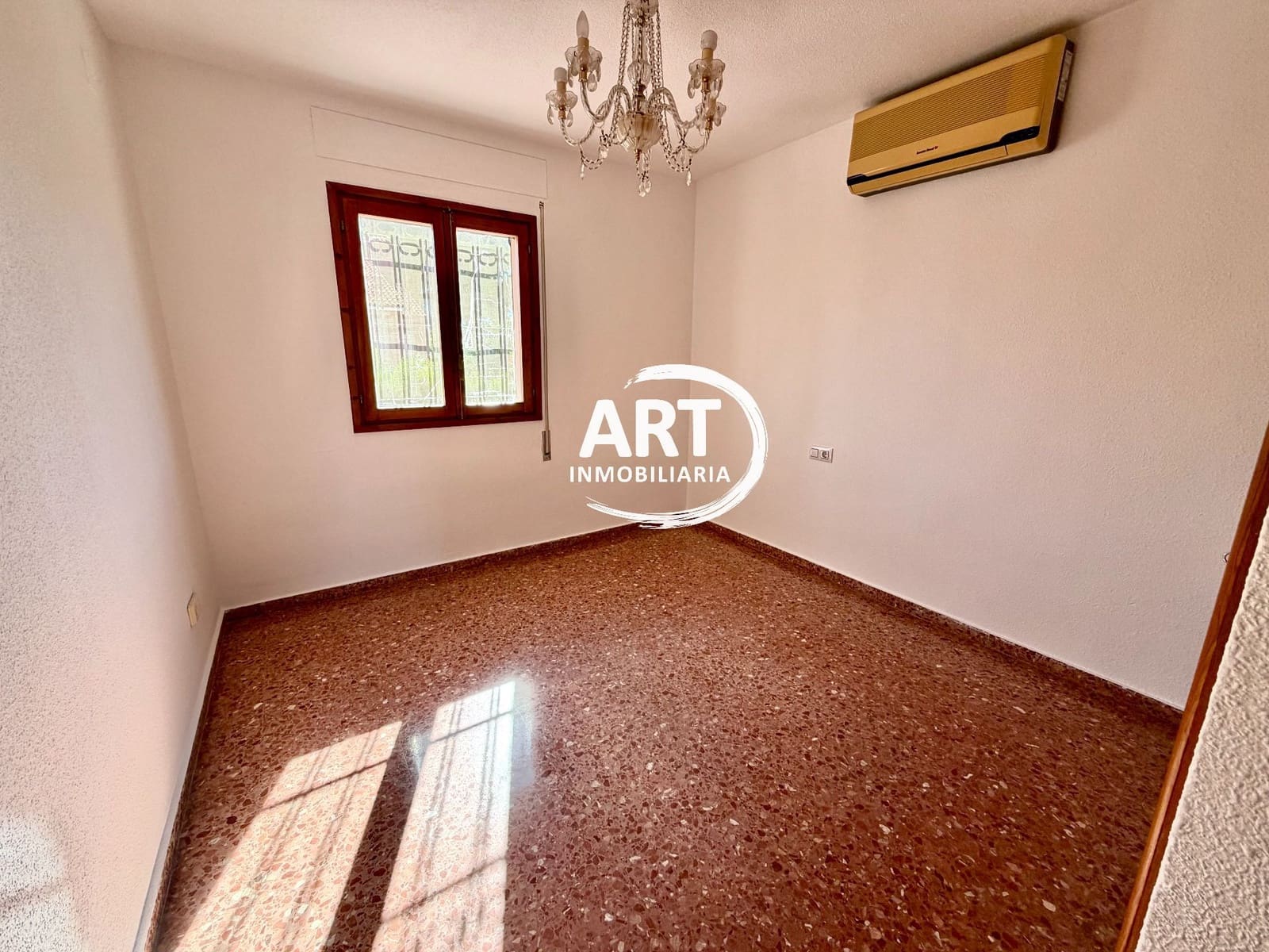 4 slaapkamer Villa te koop in San Antonio de Benageber met zwembad garage - € 550.000 (Ref: 10184183)
