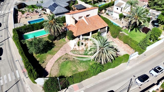 5 slaapkamer Villa te koop in L'Eliana met zwembad garage - € 725.000 (Ref: 10184184)