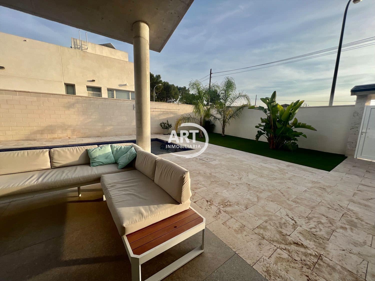 4 sypialnia Willa na sprzedaż w L'Eliana z basenem garażem - 950 000 € (Ref: 7289234)