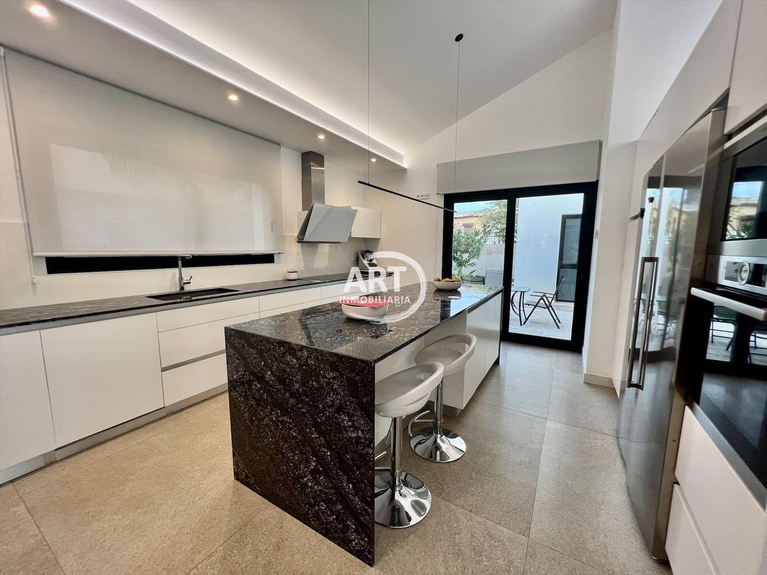 4 sypialnia Willa na sprzedaż w L'Eliana z basenem garażem - 950 000 € (Ref: 7289234)