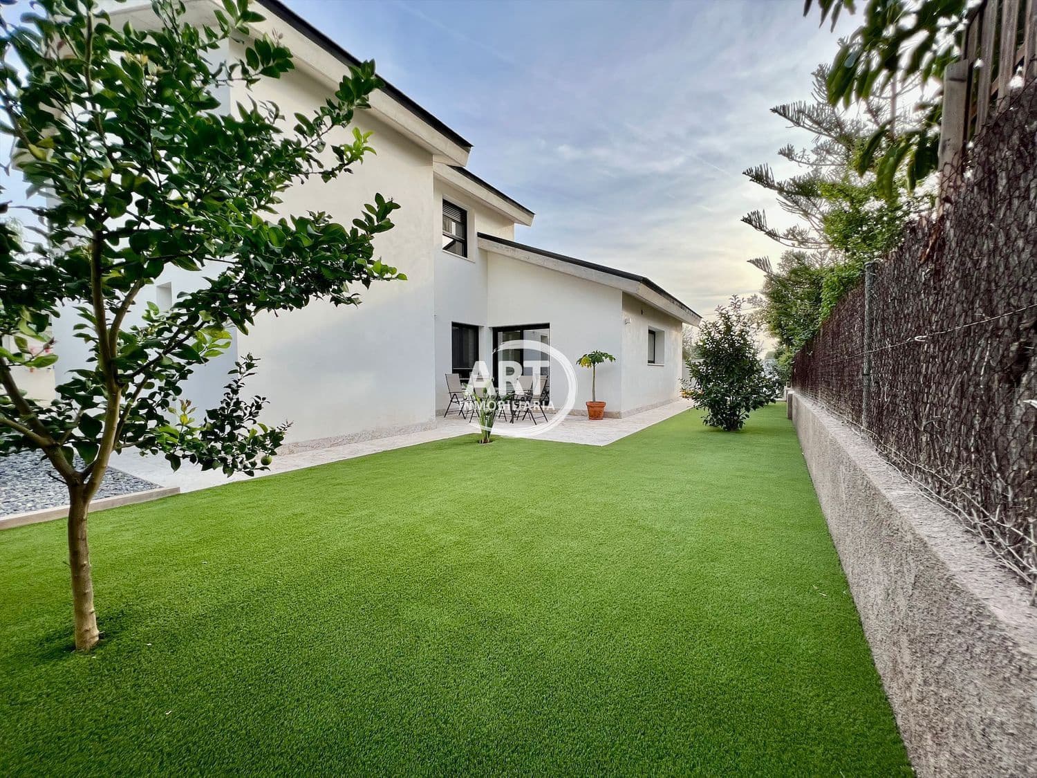 4 sypialnia Willa na sprzedaż w L'Eliana z basenem garażem - 950 000 € (Ref: 7289234)