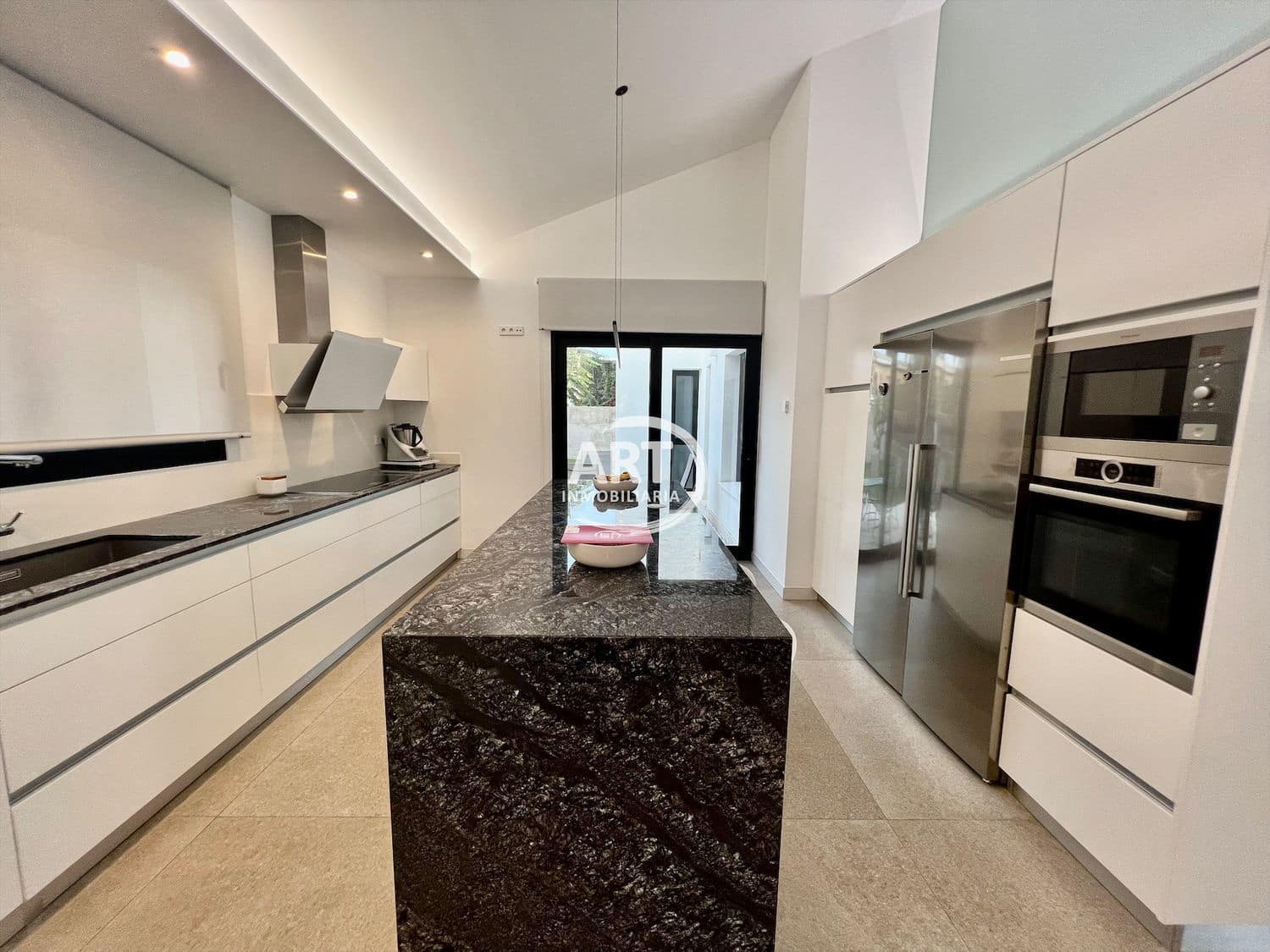 4 sypialnia Willa na sprzedaż w L'Eliana z basenem garażem - 950 000 € (Ref: 7289234)