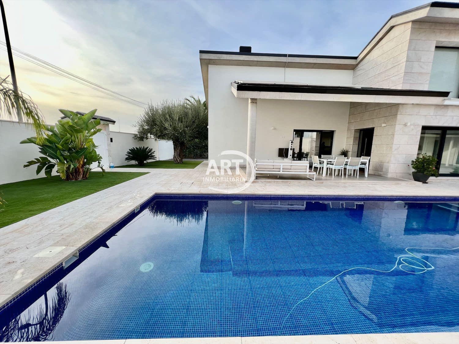 4 sypialnia Willa na sprzedaż w L'Eliana z basenem garażem - 950 000 € (Ref: 7289234)