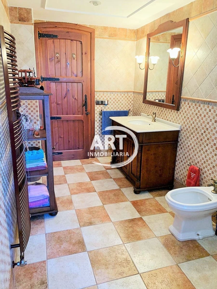 6 soveværelse Villa til salg i Benaguasil med swimmingpool garage - € 825.000 (Ref: 7289235)