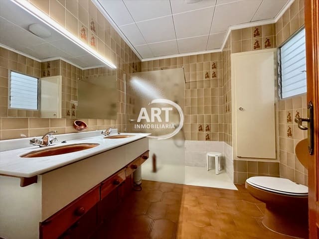 4 bedroom Townhouse for sale in L'Alcúdia - € 250,000 (Ref: 7289748)