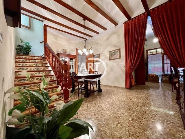 4 bedroom Townhouse for sale in L'Alcúdia - € 250,000 (Ref: 7289748)