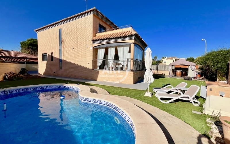4 soveværelse Villa til salg i L'Eliana - € 595.000 (Ref: 8078228)