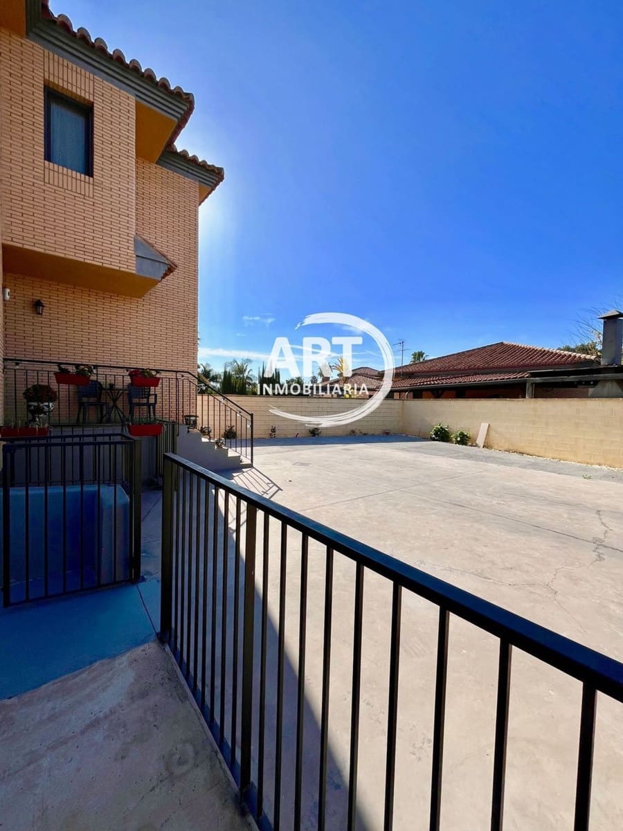 4 soverom Villa til salgs i L'Eliana med svømmebasseng garasje - € 595 000 (Ref: 8078228)