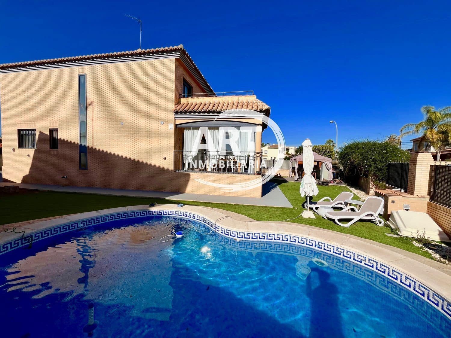 4 soverom Villa til salgs i L'Eliana med svømmebasseng garasje - € 595 000 (Ref: 8078228)