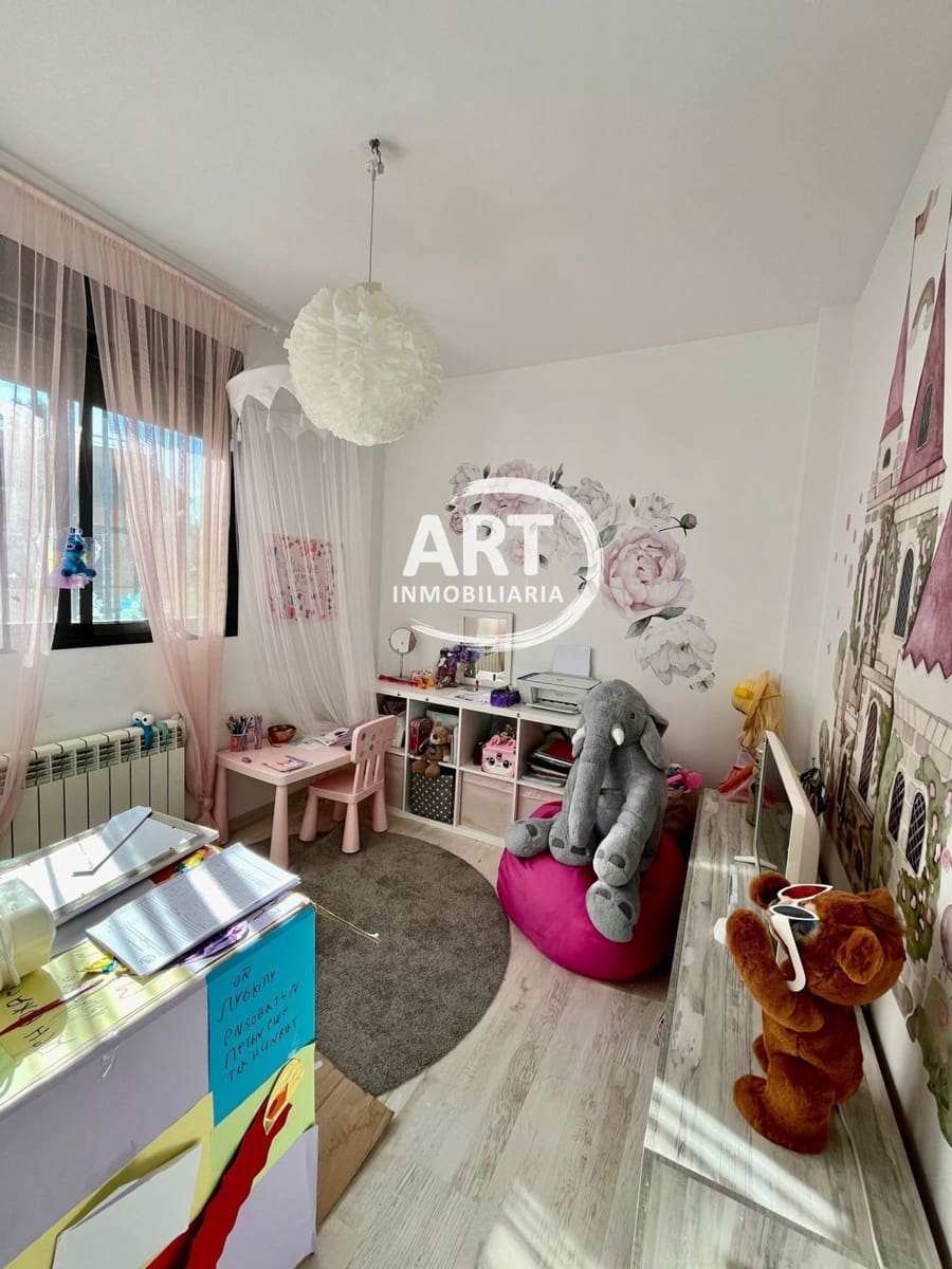 4 soverom Villa til salgs i L'Eliana med svømmebasseng garasje - € 595 000 (Ref: 8078228)