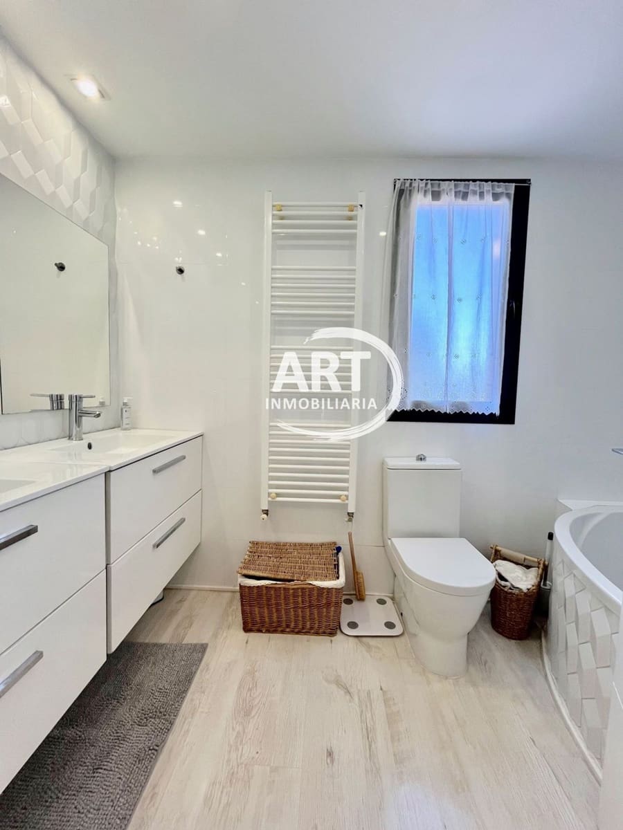 4 soverom Villa til salgs i L'Eliana med svømmebasseng garasje - € 595 000 (Ref: 8078228)