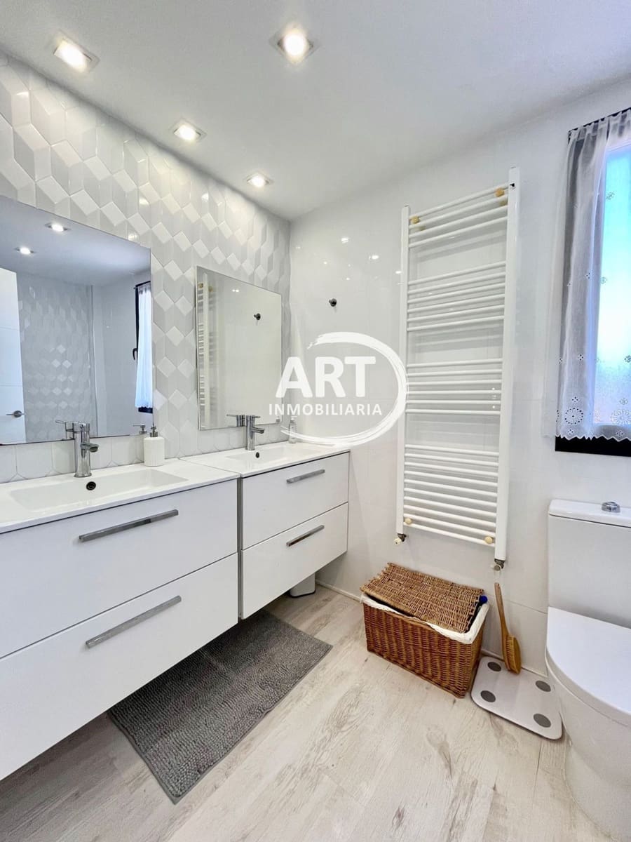 4 soverom Villa til salgs i L'Eliana med svømmebasseng garasje - € 595 000 (Ref: 8078228)