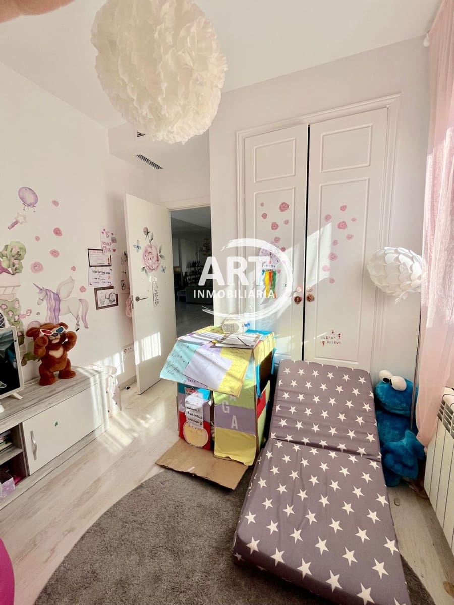 4 soverom Villa til salgs i L'Eliana med svømmebasseng garasje - € 595 000 (Ref: 8078228)