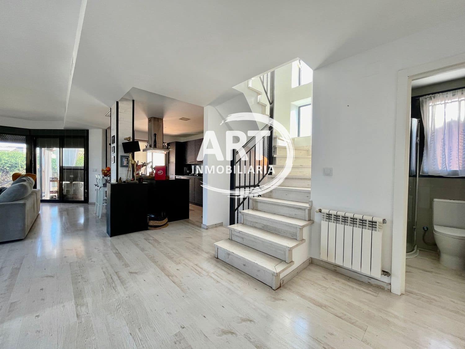 4 soverom Villa til salgs i L'Eliana med svømmebasseng garasje - € 595 000 (Ref: 8078228)