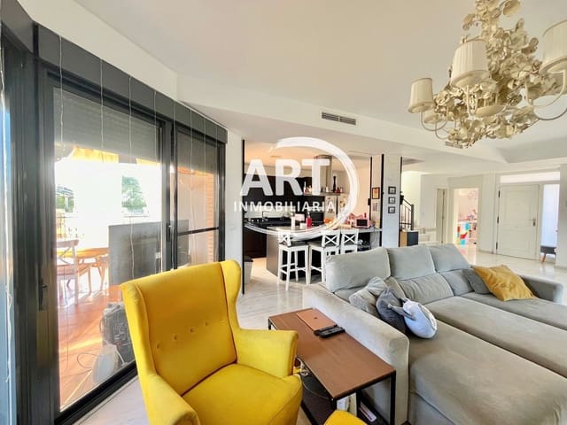 4 slaapkamer Villa te koop in L'Eliana met zwembad garage - € 595.000 (Ref: 8078228)