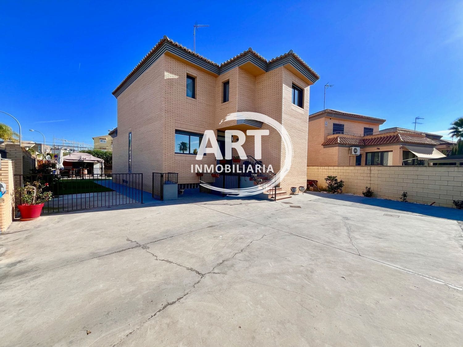 4 soverom Villa til salgs i L'Eliana med svømmebasseng garasje - € 595 000 (Ref: 8078228)