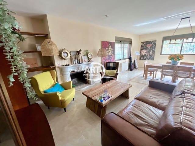 8 soverom Villa til salgs i L'Eliana med svømmebasseng garasje - € 849 000 (Ref: 8188984)