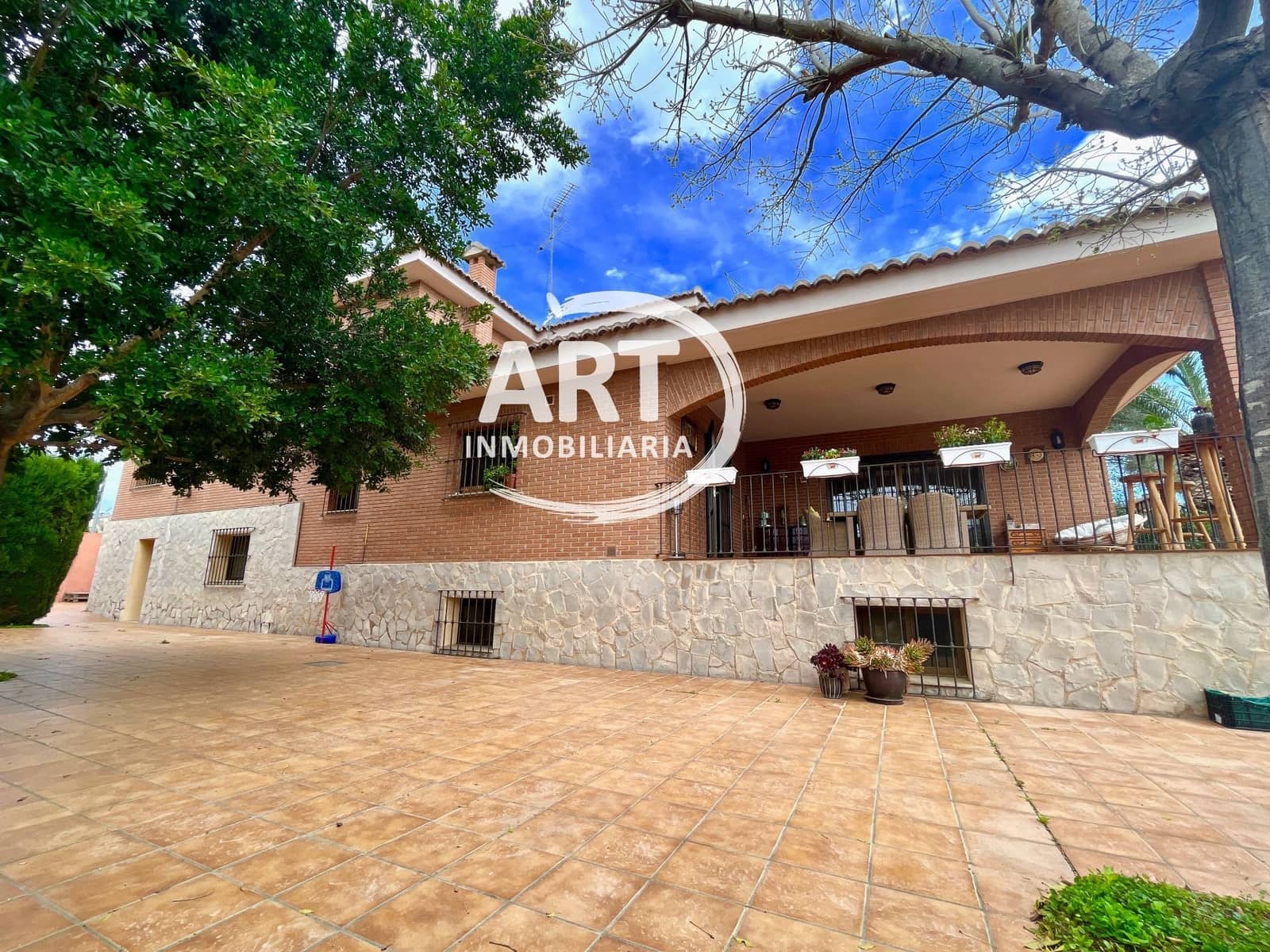 8 soveværelse Villa til salg i L'Eliana med swimmingpool garage - € 849.000 (Ref: 8188984)