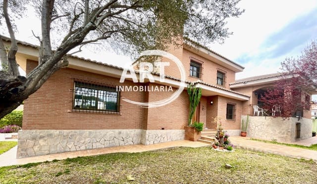 8 soverom Villa til salgs i L'Eliana med svømmebasseng garasje - € 849 000 (Ref: 8188984)