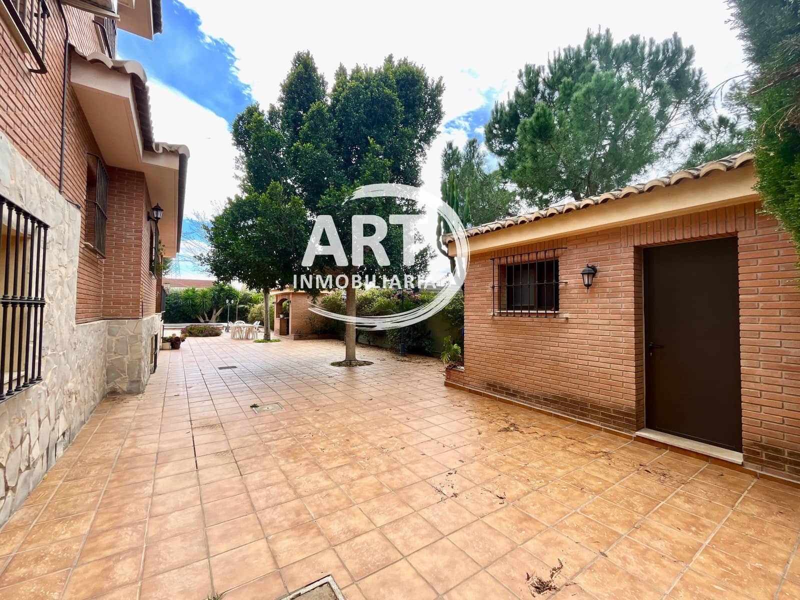 8 soveværelse Villa til salg i L'Eliana med swimmingpool garage - € 849.000 (Ref: 8188984)