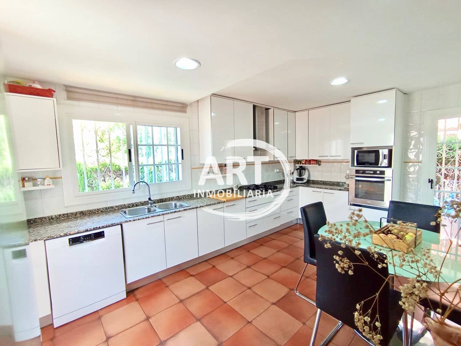 6 soveværelse Villa til salg i Paterna med swimmingpool garage - € 599.000 (Ref: 8537898)