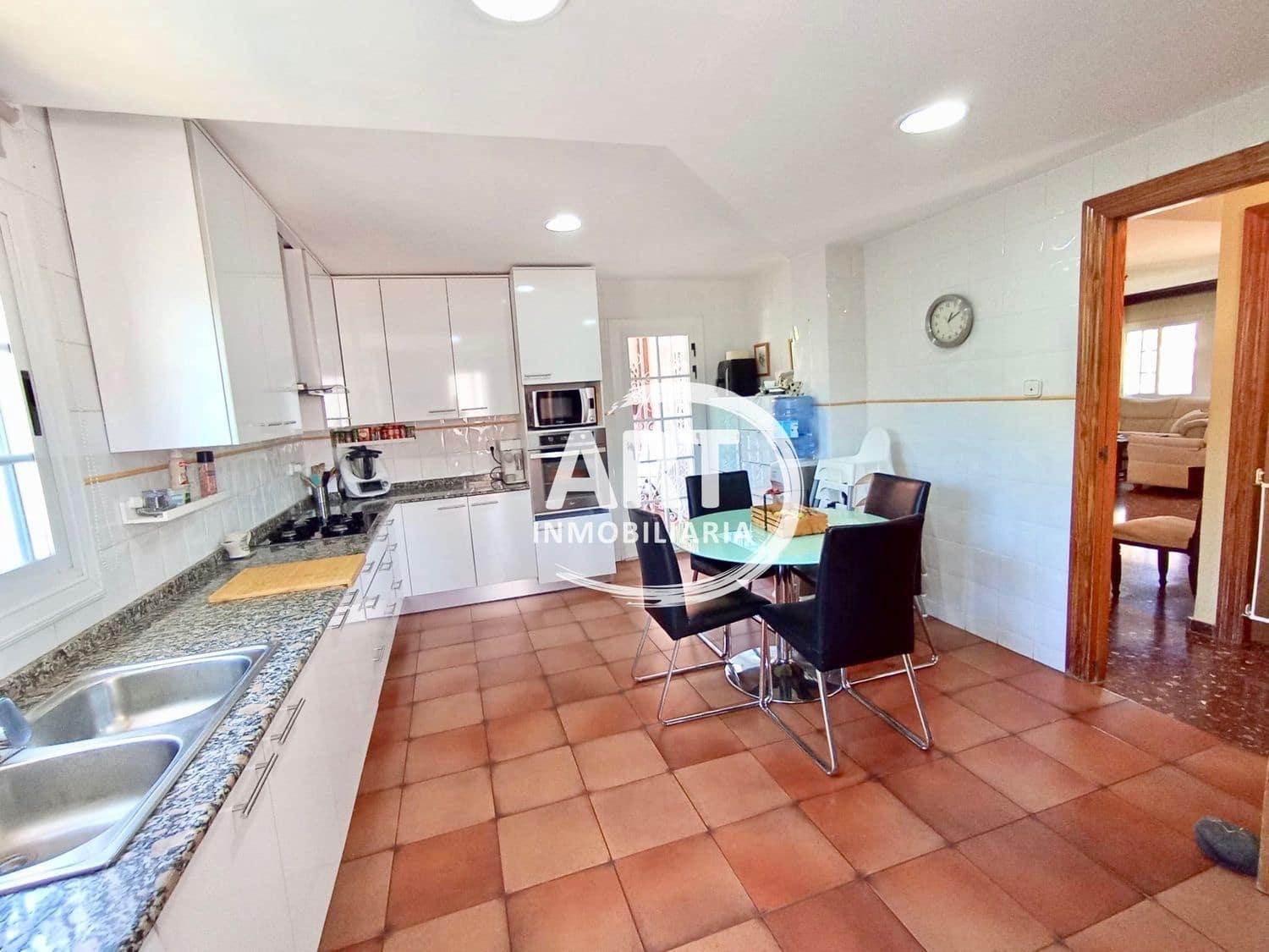 6 soveværelse Villa til salg i Paterna med swimmingpool garage - € 599.000 (Ref: 8537898)