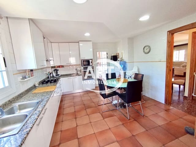 6 bedroom Villa for sale in Paterna with pool garage - € 599,000 (Ref: 8537898)