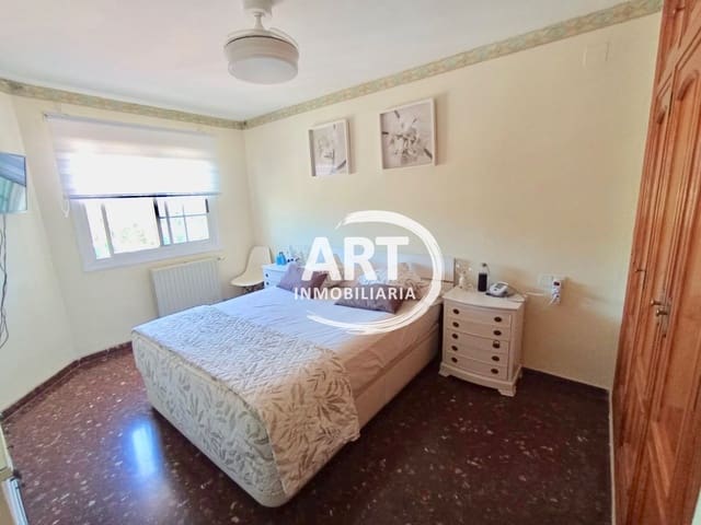 6 bedroom Villa for sale in Paterna with pool garage - € 599,000 (Ref: 8537898)