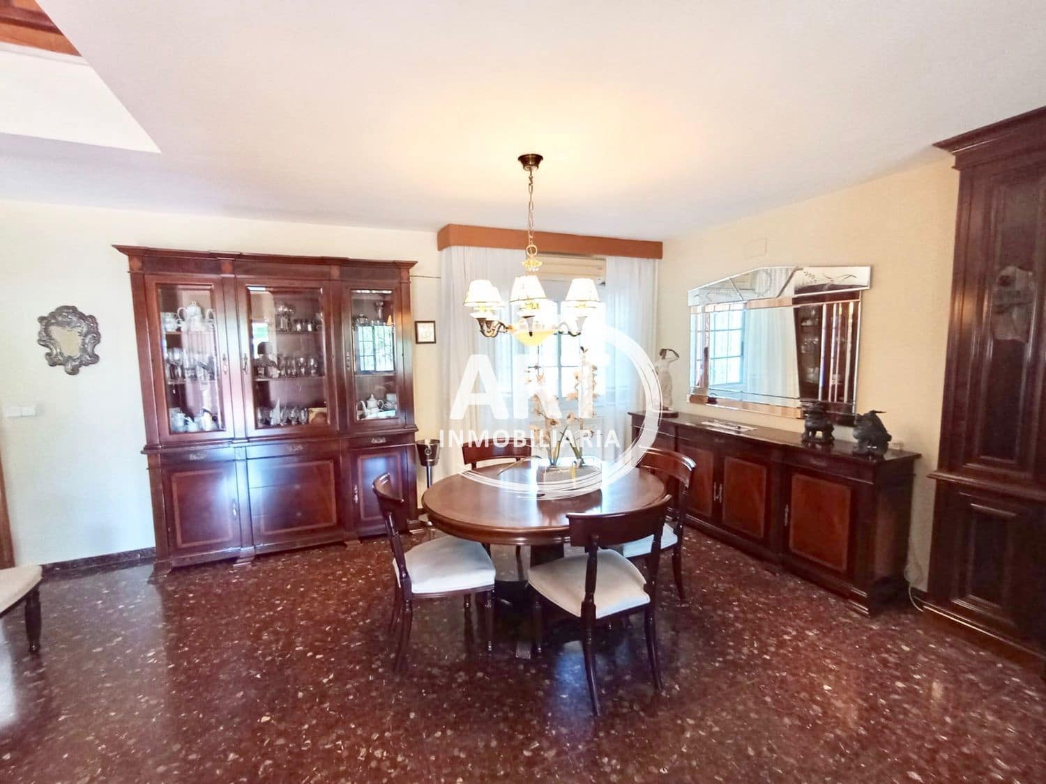 6 soveværelse Villa til salg i Paterna med swimmingpool garage - € 599.000 (Ref: 8537898)