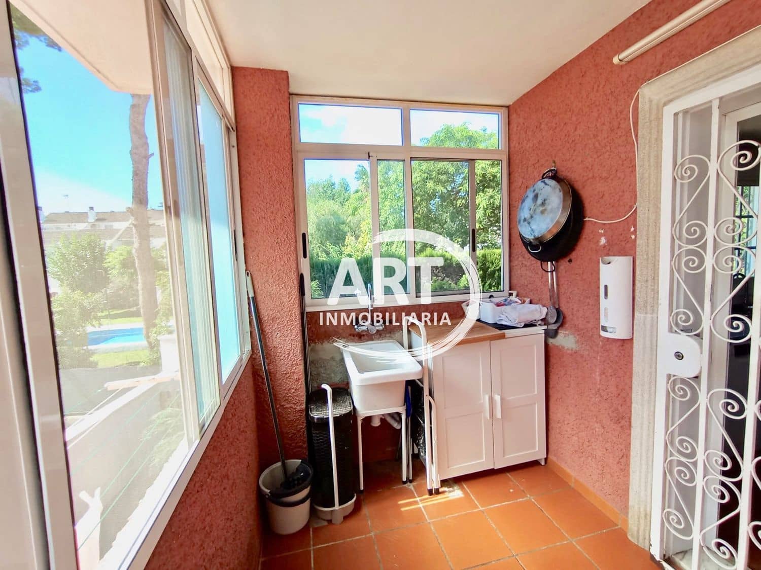 6 soveværelse Villa til salg i Paterna med swimmingpool garage - € 599.000 (Ref: 8537898)