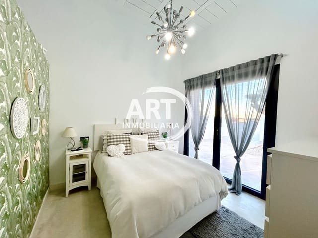 4 soverom Villa til salgs i San Antonio de Benagéber med svømmebasseng garasje - € 895 000 (Ref: 8655776)