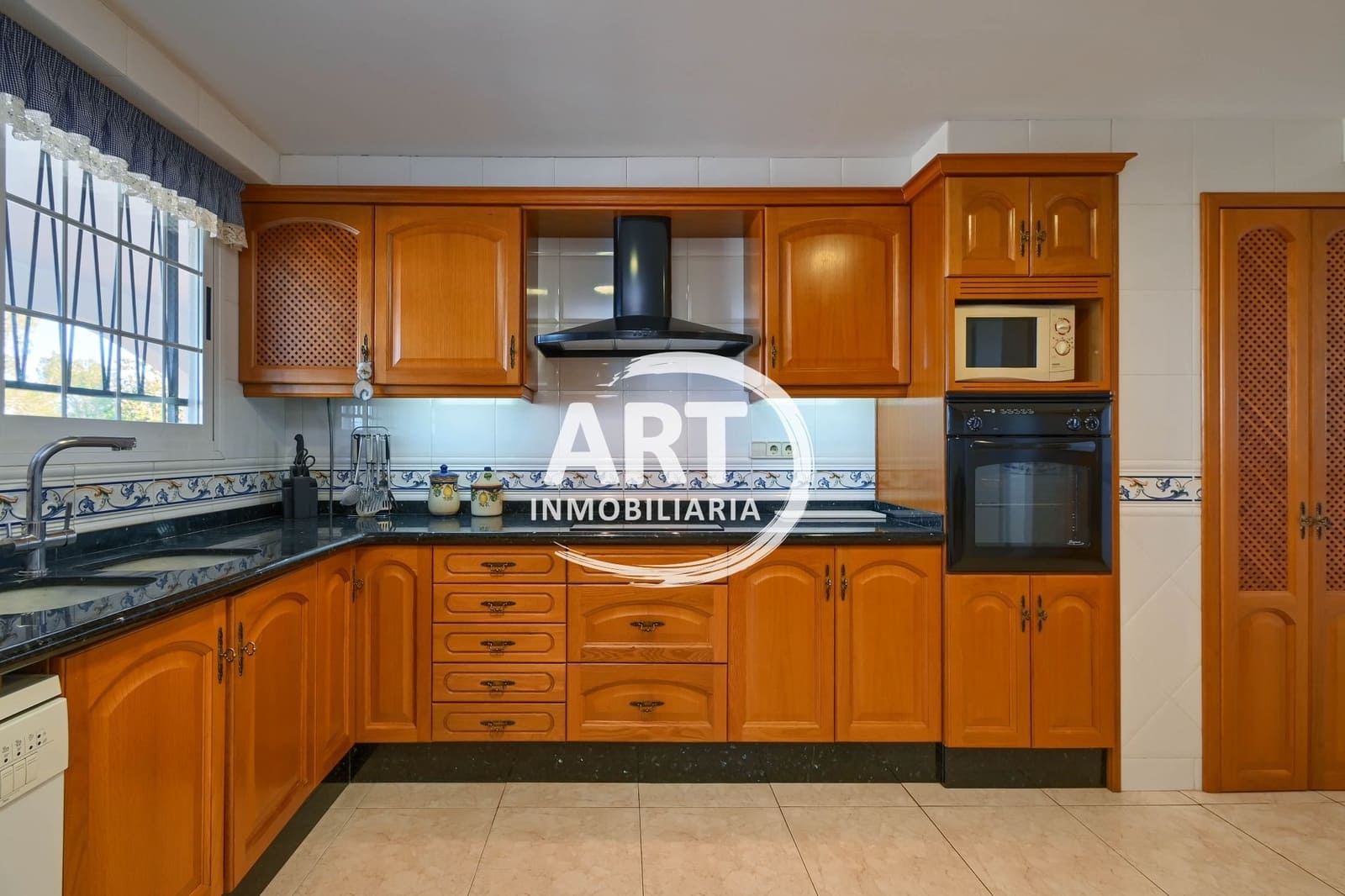 6 sypialnia Willa na sprzedaż w Alzira z basenem garażem - 650 000 € (Ref: 8816906)