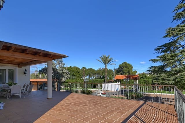 7 soverom Villa til salgs i Alzira med svømmebasseng garasje - € 1 100 000 (Ref: 8820912)