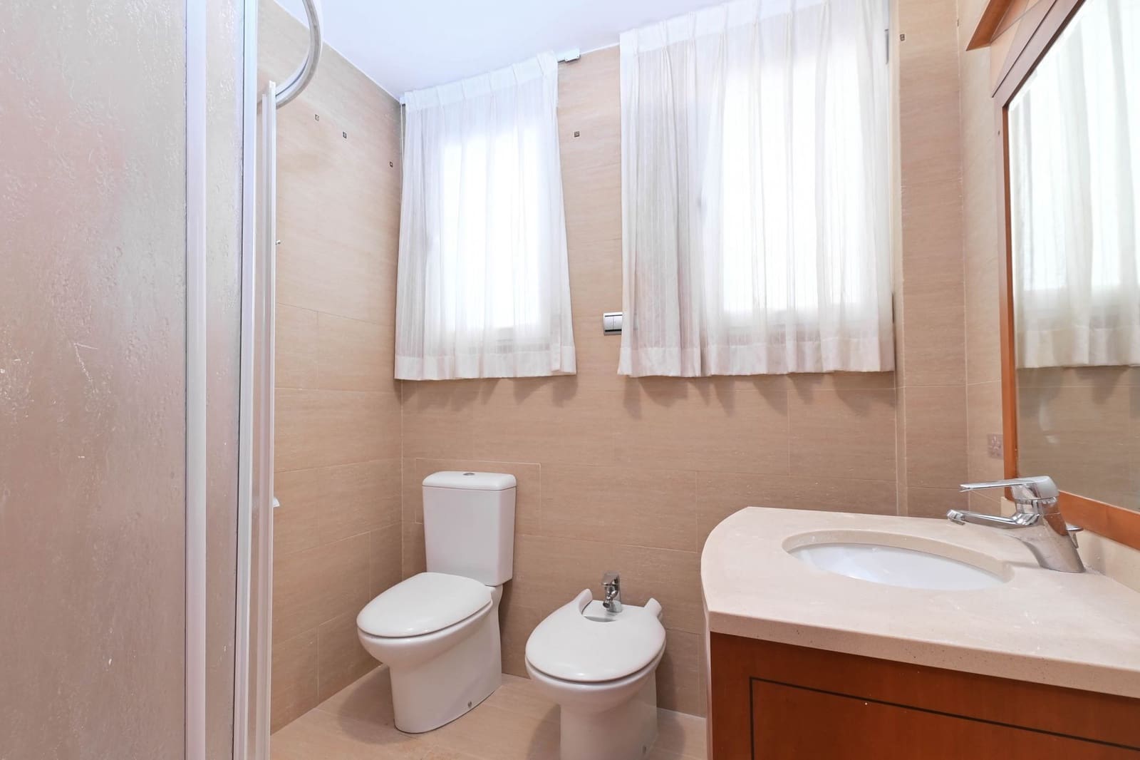 7 soverom Villa til salgs i Alzira med svømmebasseng garasje - € 1 100 000 (Ref: 8820912)